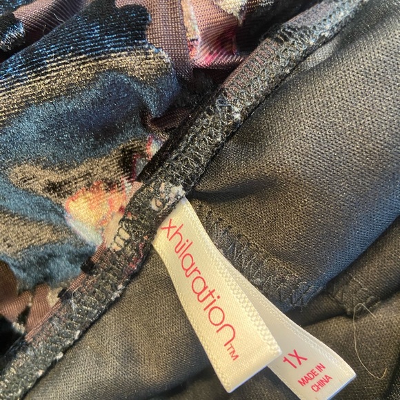 Beautiful black with mauve/rose colored fabric dress. - Picture 4 of 5